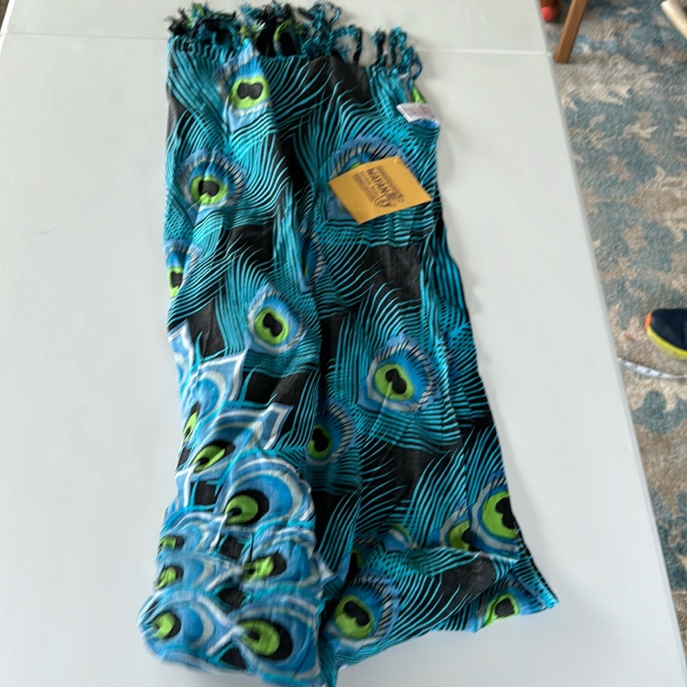 Wyan Natural Wear Peacock Shawl Scarf Multiuse Womens With Tags